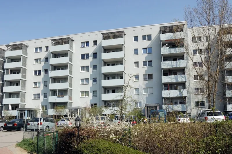 Großer Südbalkon in ruhiger Lage - OHNE Aufzug — photo 1